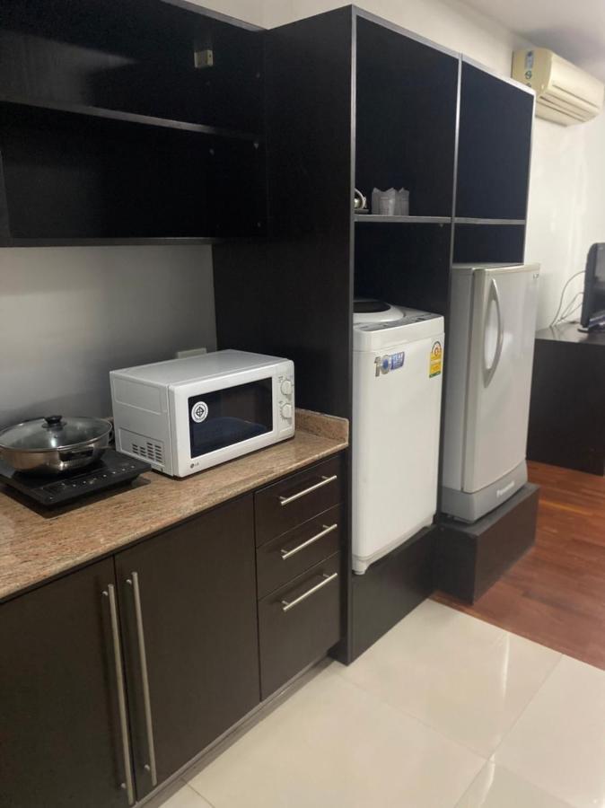 The Park 304 Executive Serviced Apartment Si Maha Phot Bagian luar foto