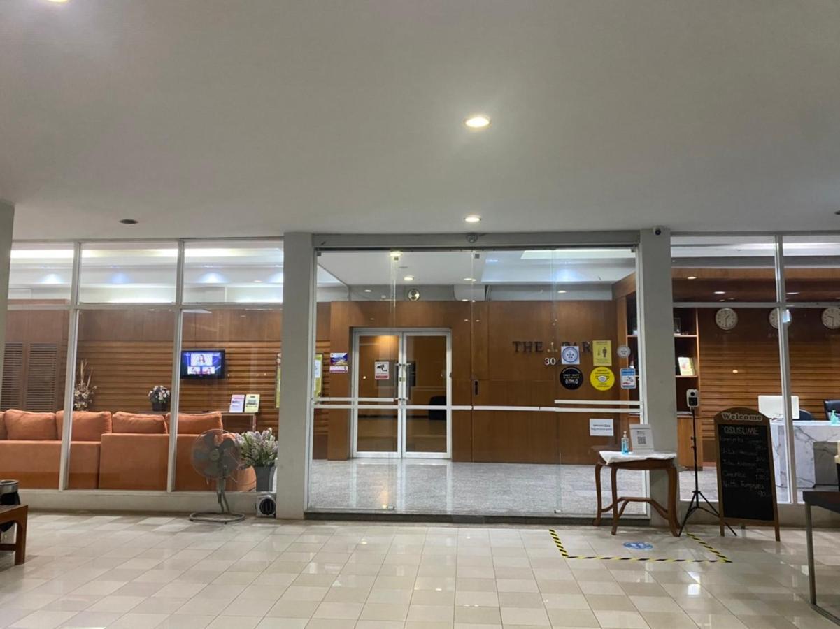 The Park 304 Executive Serviced Apartment Si Maha Phot Bagian luar foto