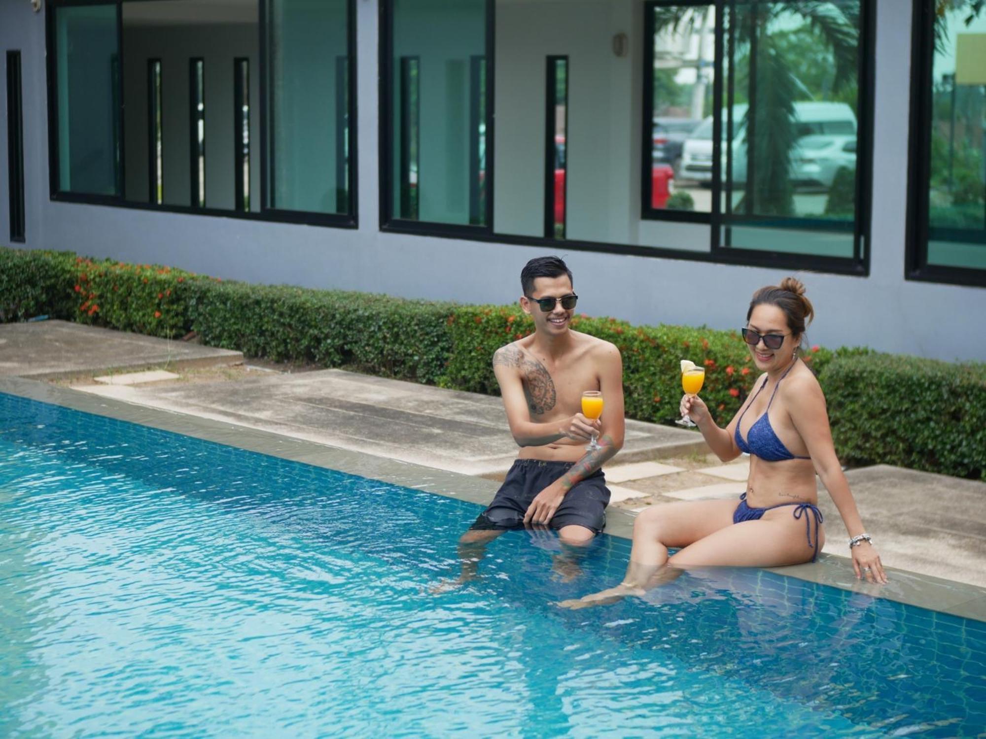 The Park 304 Executive Serviced Apartment Si Maha Phot Bagian luar foto
