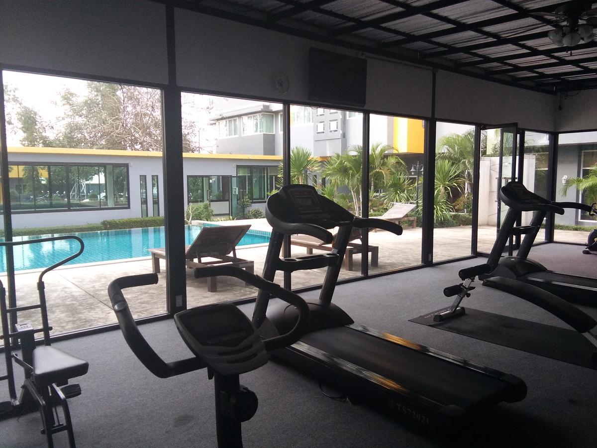 The Park 304 Executive Serviced Apartment Si Maha Phot Bagian luar foto
