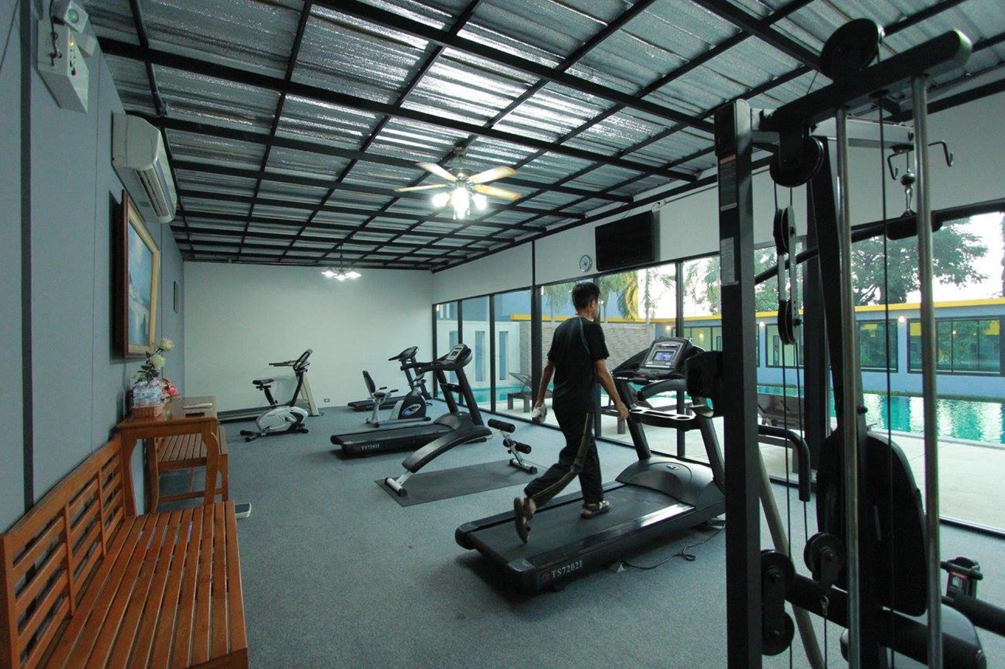 The Park 304 Executive Serviced Apartment Si Maha Phot Bagian luar foto